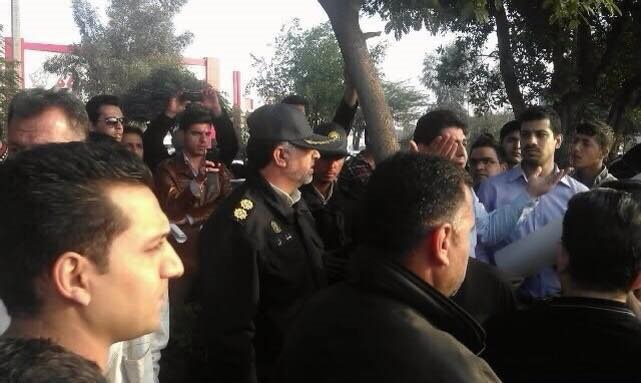 ضابط الحرس الثوري الايراني الذي حملة تفريق واعتقال عدد من المتظاهرين الاحوازيين في مظاهرة كارون ليوم الخميس 27-11-2014