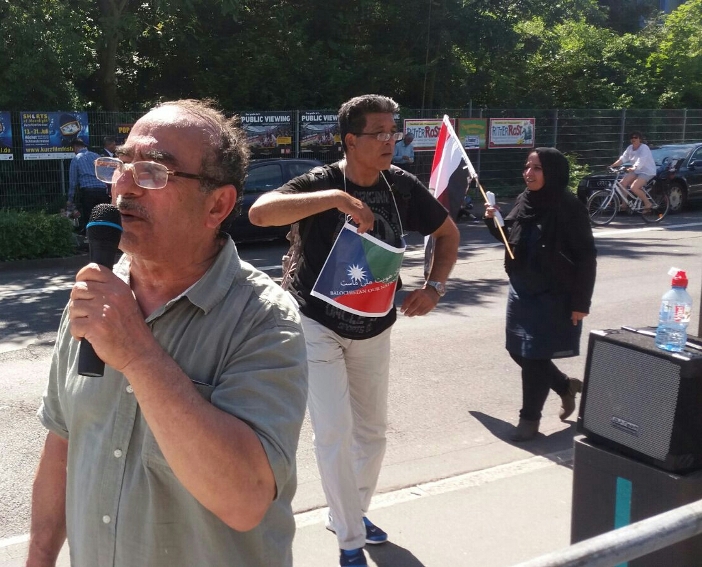 الأخ ابو بشير الأمين العام لجبهة الأحواز الديمقراطية - جاد يقود المظاهرة في فرانكفورت