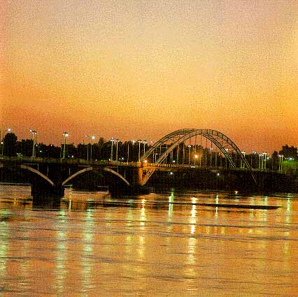جسر الاحواز فى المساء
