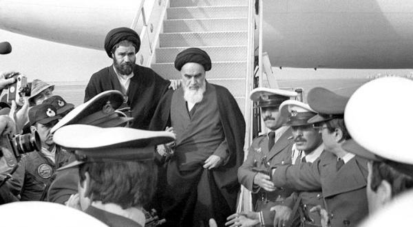 وصول الخميني الى طهران بعد انتصار الثورة