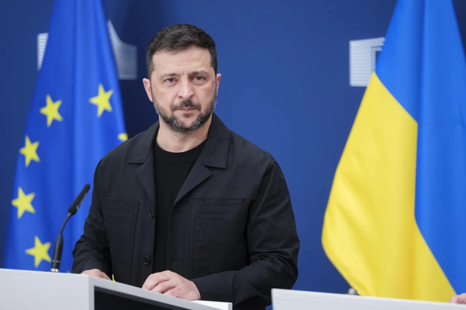 Russia Strikes Kyiv Before Trump–Zelensky Peace Talks