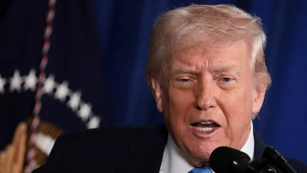 Trump Warns Venezuela’s New Leader as Maduro Heads to Court