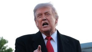 Trump Says US-Iran Ceasefire Still Holds After Strait of Hormuz Clash