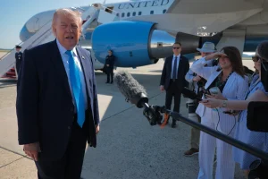 Trump Says He Will Speak With Taiwan’s President