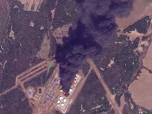 Russian Strikes Kill 10 as Zelensky Says Ukraine Hit Oil Tankers and Terminal